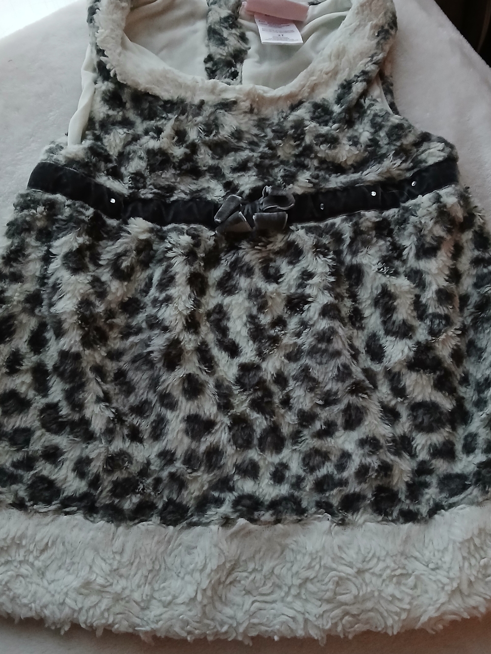Little Lass Faux Fur Leopard-Print Dress in Cream & Charcoal Velvet Bow, 2T EUC